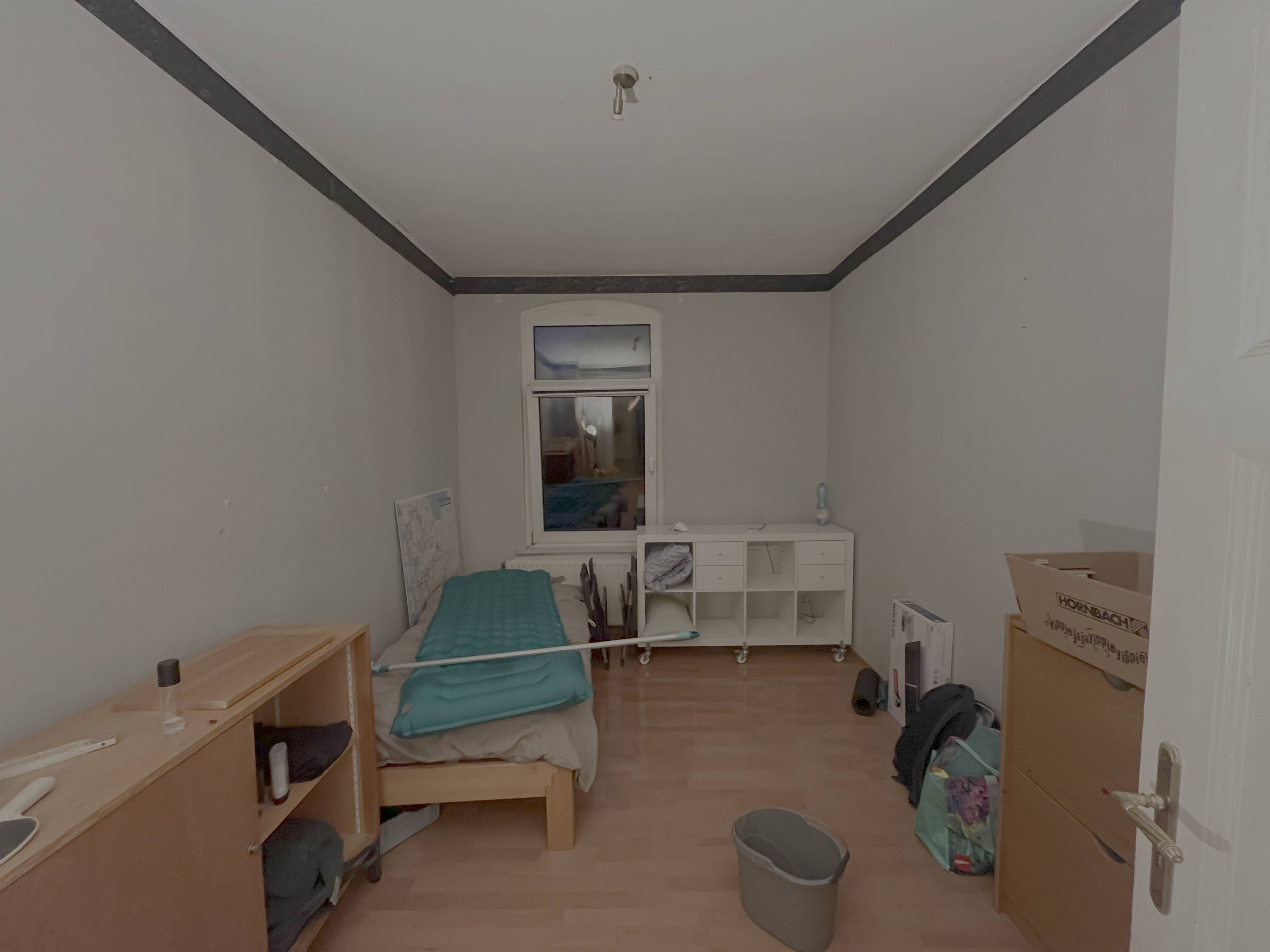 Zimmer eins